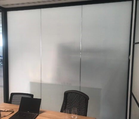 3M FASARA MILKY MILKY - EASY GLASS Pellicole Privacy di abitazioni private, fornitori di pellicole su  Milano e Provincia