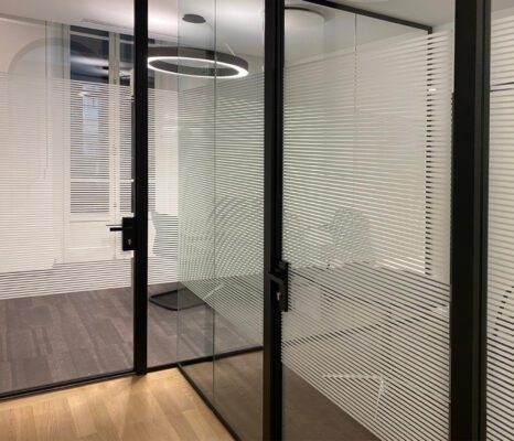 3M FASARA SLAT - EASY GLASS Pellicole Privacy di abitazioni private, fornitori di pellicole su  Milano e Provincia